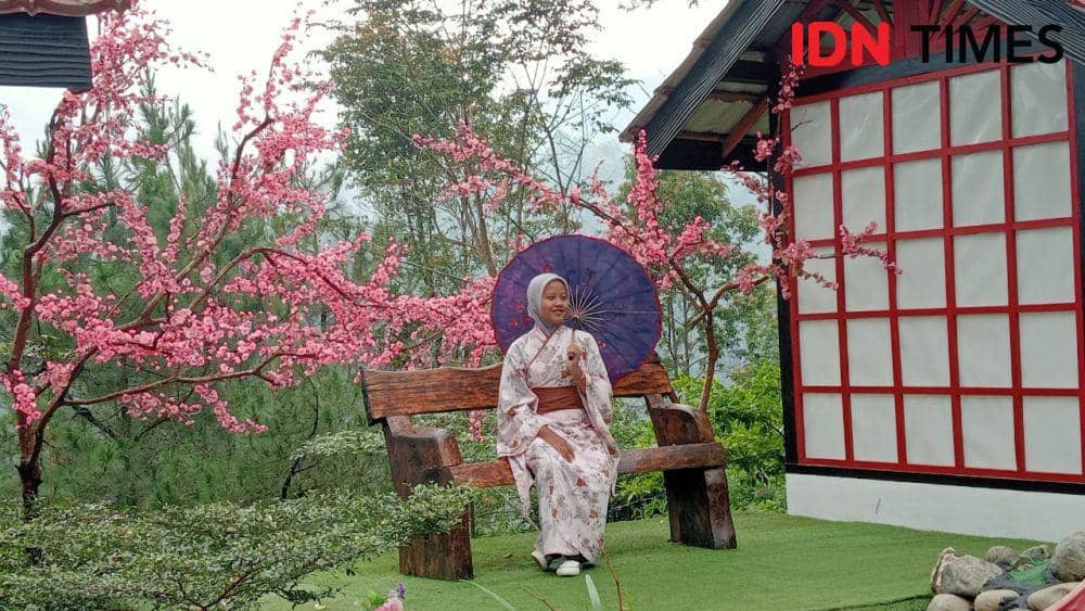Wahana Jepang di Taman Wisata Genilangit desa Genilangit Kecamatan Poncol Kabupaten Magetan Jawa Timur. IDN Times/ Riyanto