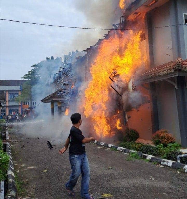 Gedung SMAN 3 Kayuagung Terbakar, Siswa Berhamburan Keluar