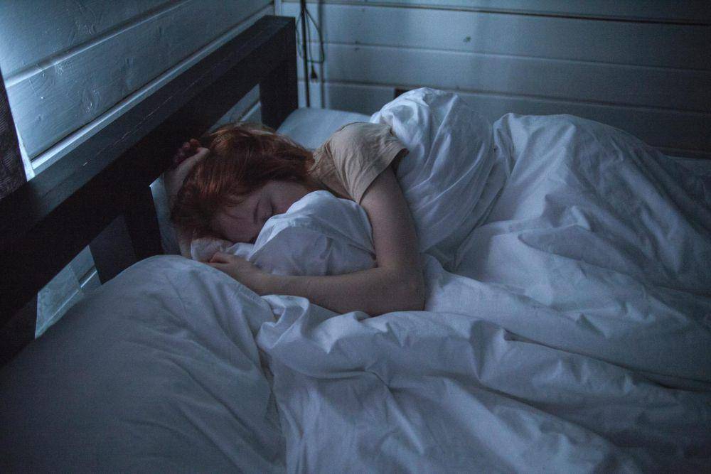 ilustrasi tidur (pexels.com/Ivan Oboleninov)