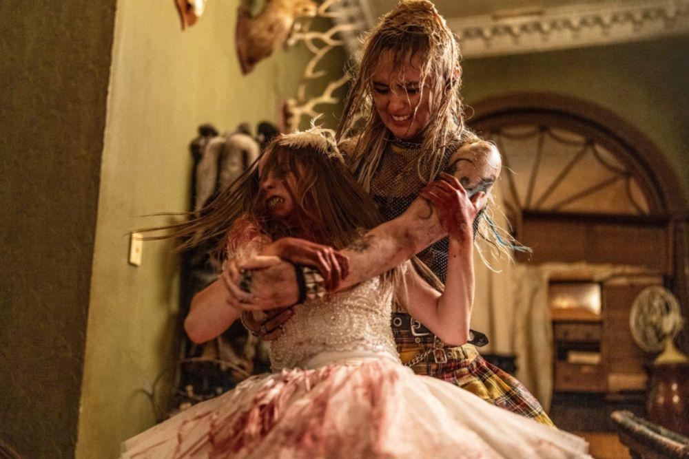 10 Film Komedi Vampir yang Wajib Kamu Tonton jika Suka Abigail