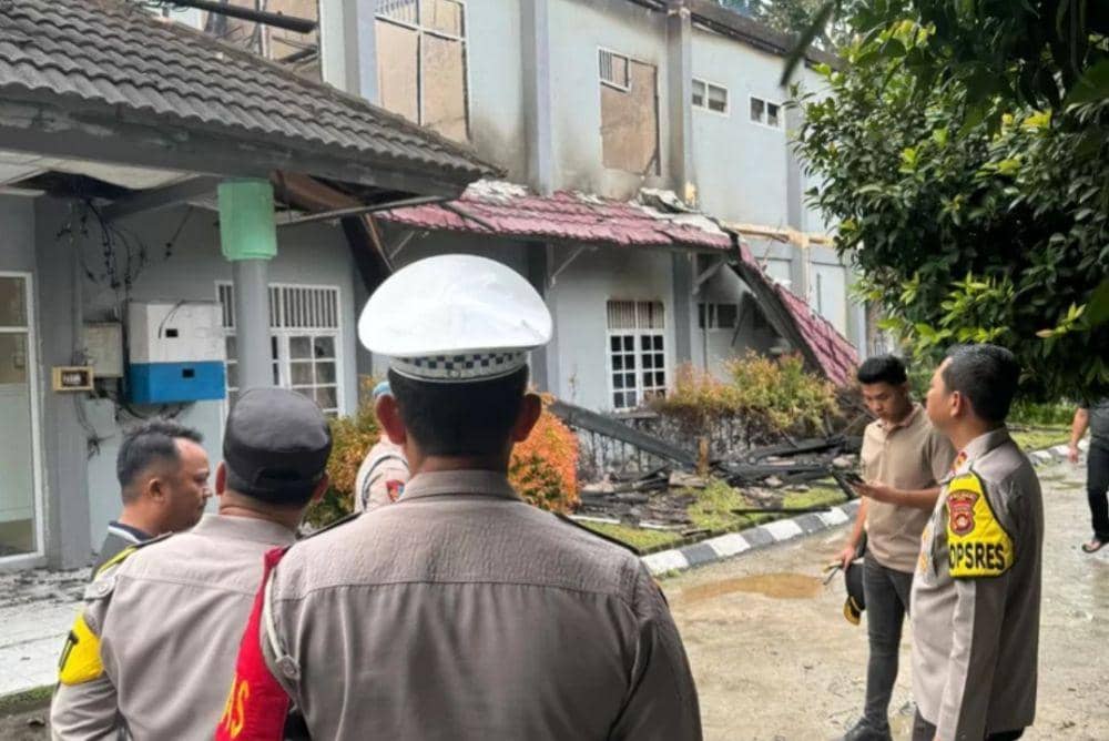 (Gedung asrama SMAN 3 Kayuagung yang terbakar) IDN Times/istimewa