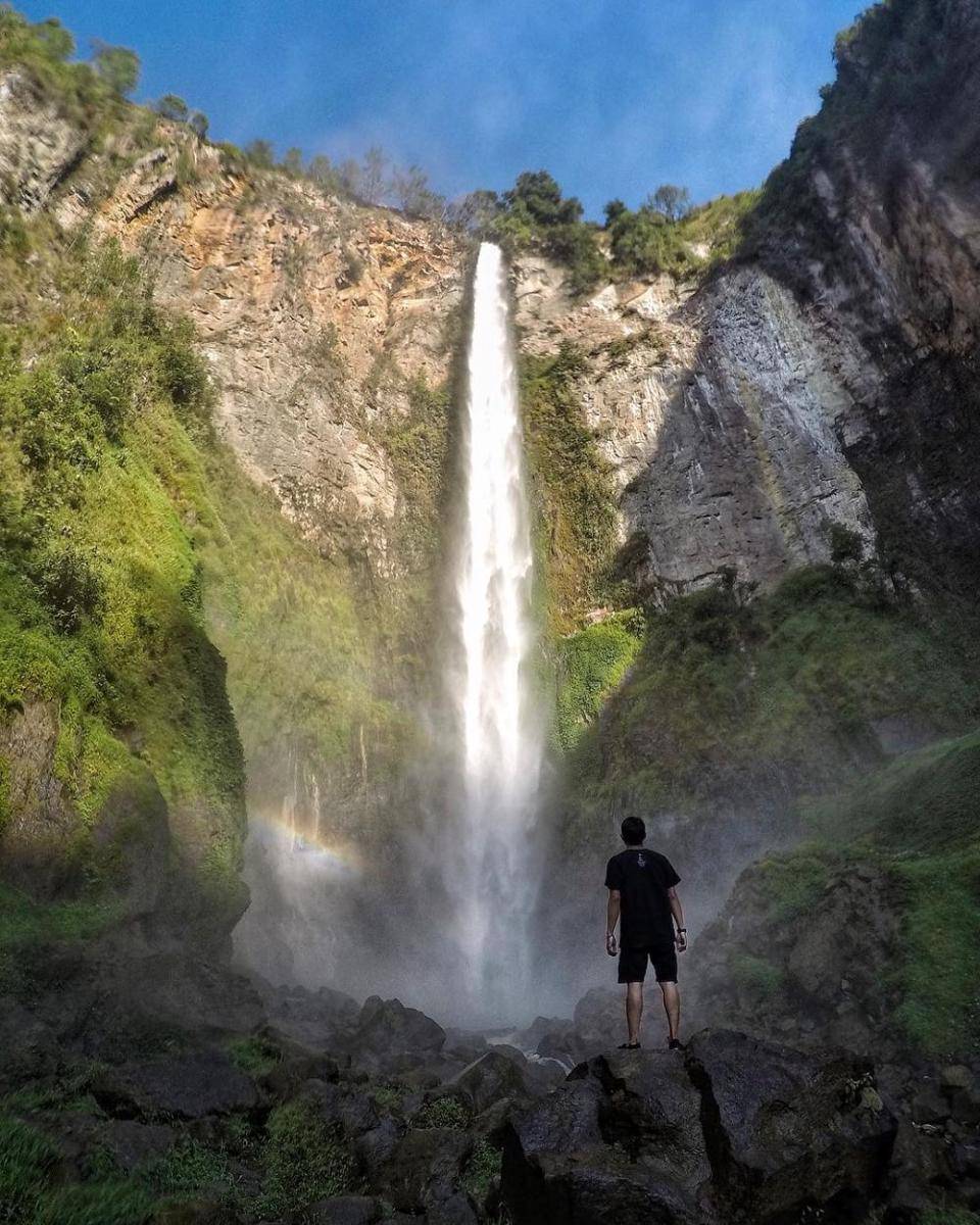 Air Terjun Sipiso Piso (instagram.com/gilangpinalang)