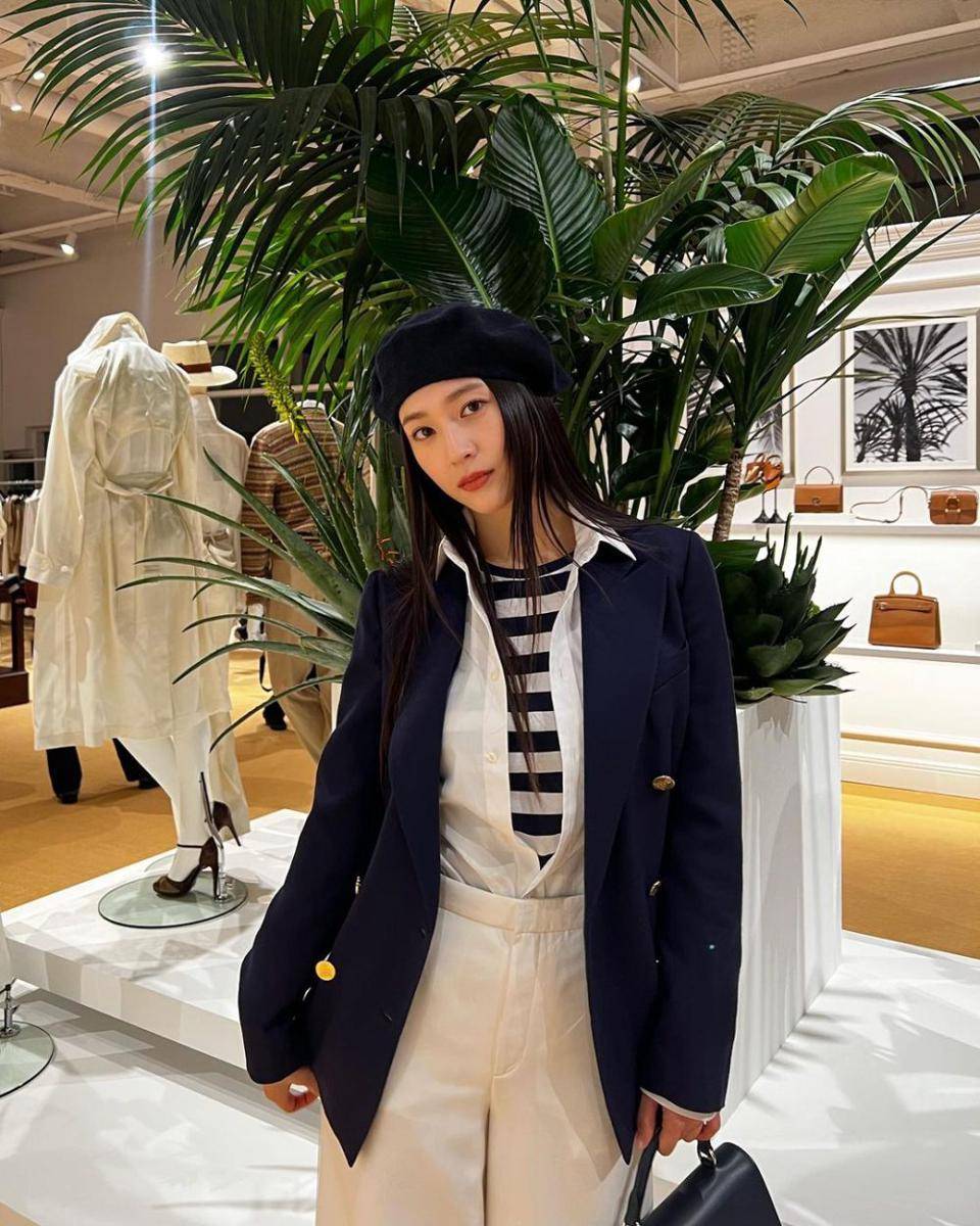 Krystal Jung (instagram.com/vousmevoyez)