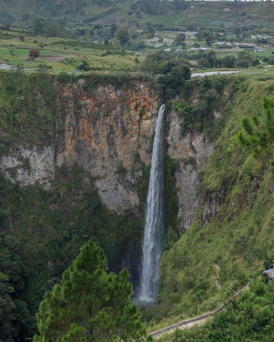 Air Terjun Sipiso Piso (instagram.com/randy.nangin)