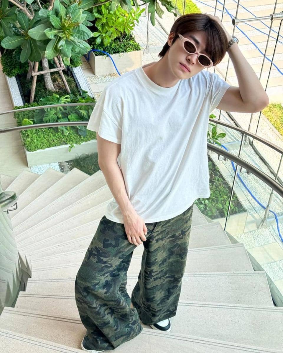 Blue Pongtiwat (instagram.com/blue_pongtiwat)