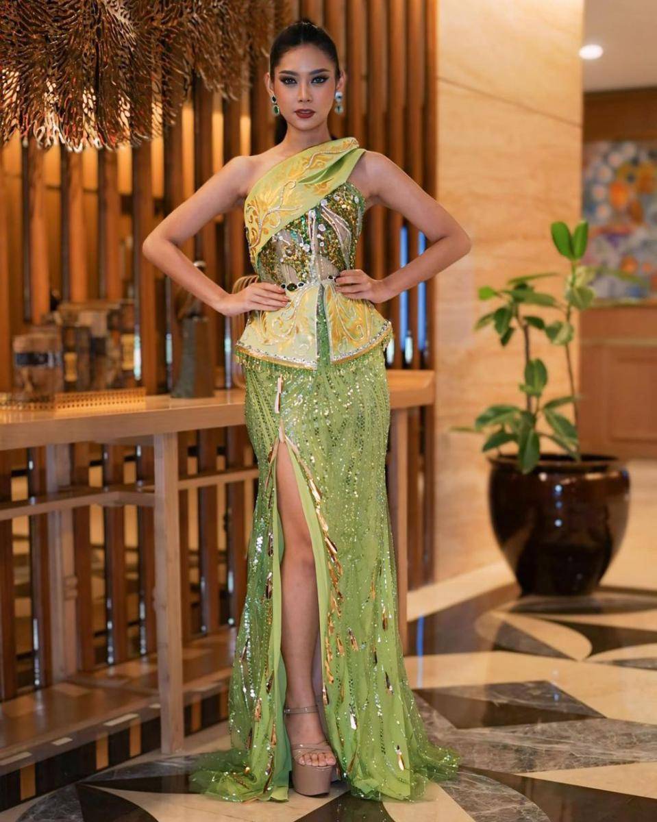 Potret Finalis di Welcoming Dinner Miss Mega Bintang Indonesia 2024 (Instagram.com/bunda.latinas)