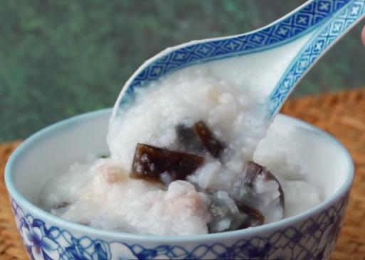 Resep Bubur Babi Pitan Autentik Tiongkok, Bikin Hangat Perut!