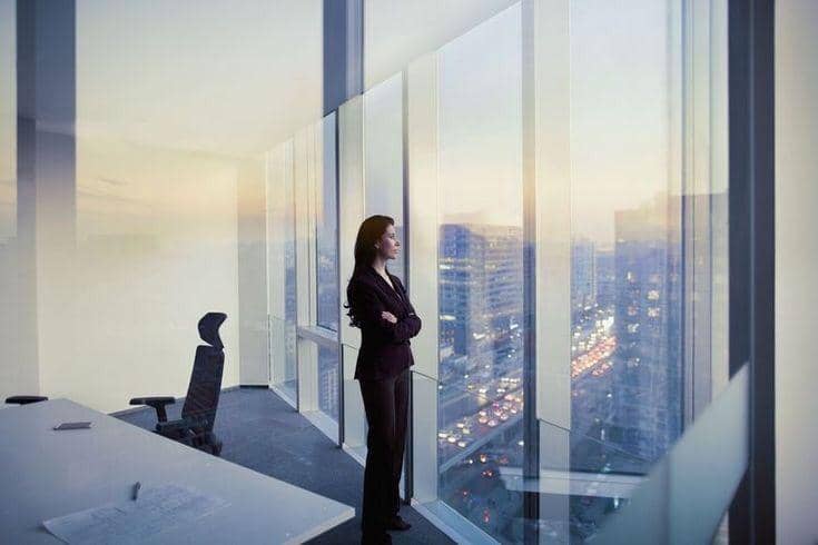 Ilustrasi perempuan karir. (Pinterest/Katie)