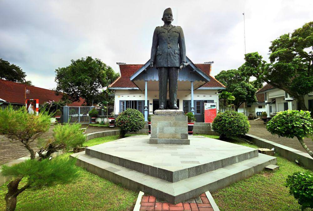 Istana Gebang, Blitar (google.com/maps/mhAHA)