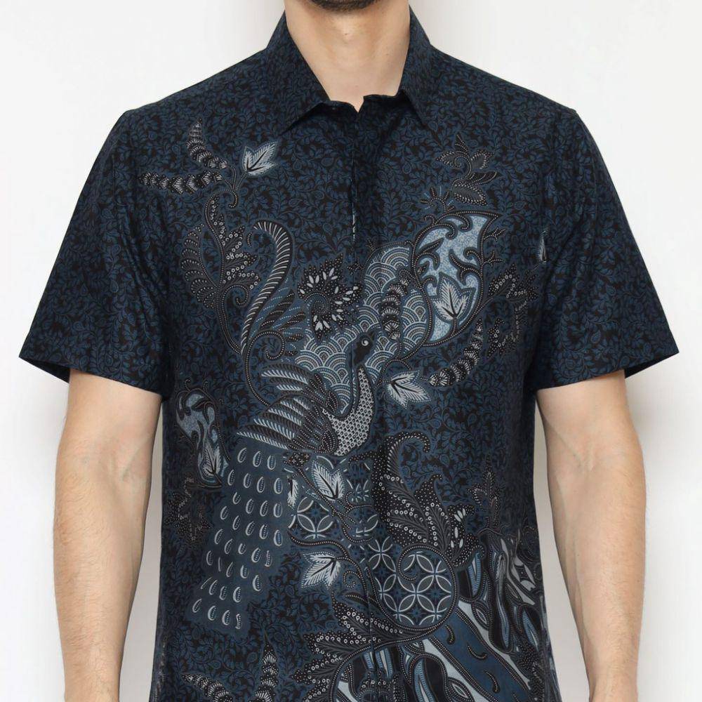 ilustrasi kemeja batik lengan pendek (shopee.co.id/Maginot Official Shop)