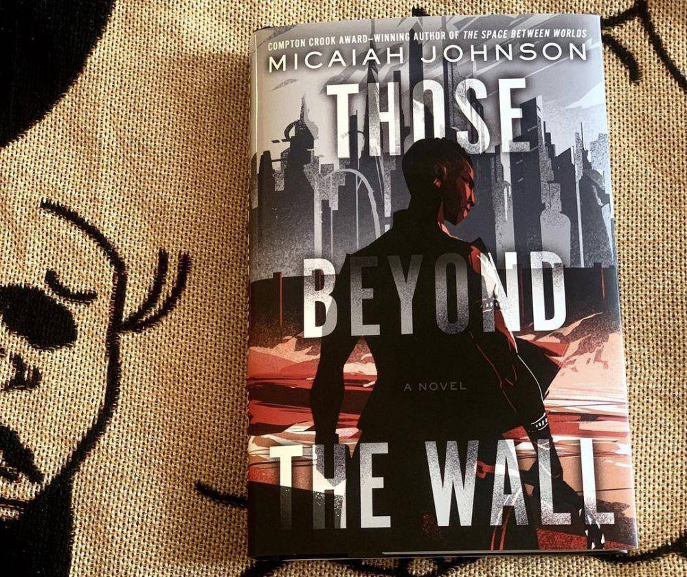 buku Those Beyond the Wall (Instagram.com/micaiahthewriter)