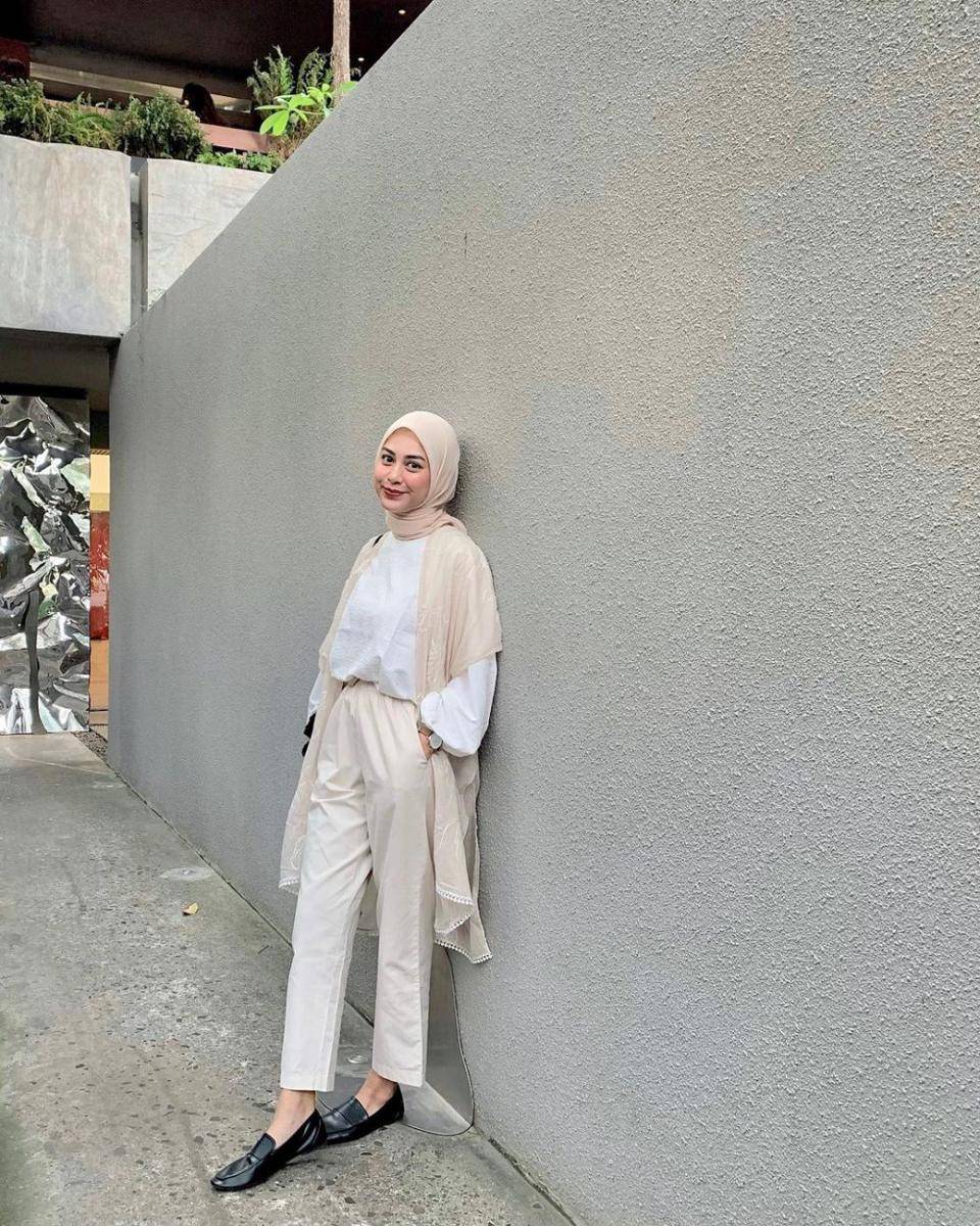 smart casual outfit ala Dianty Annisa (instagram.com/diantyy.a)