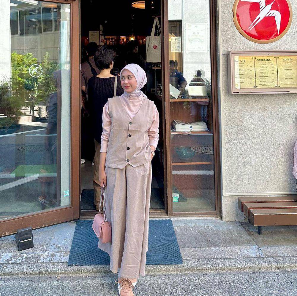 smart casual outfit ala Dianty Annisa (instagram.com/diantyy.a)