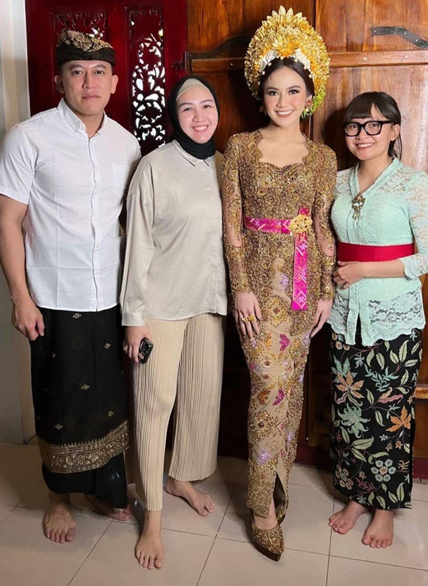 Prosesi adat Mepamit Mahalini Raharja dan Rizky Febian. (Instagram.com/askyfebriyanti)