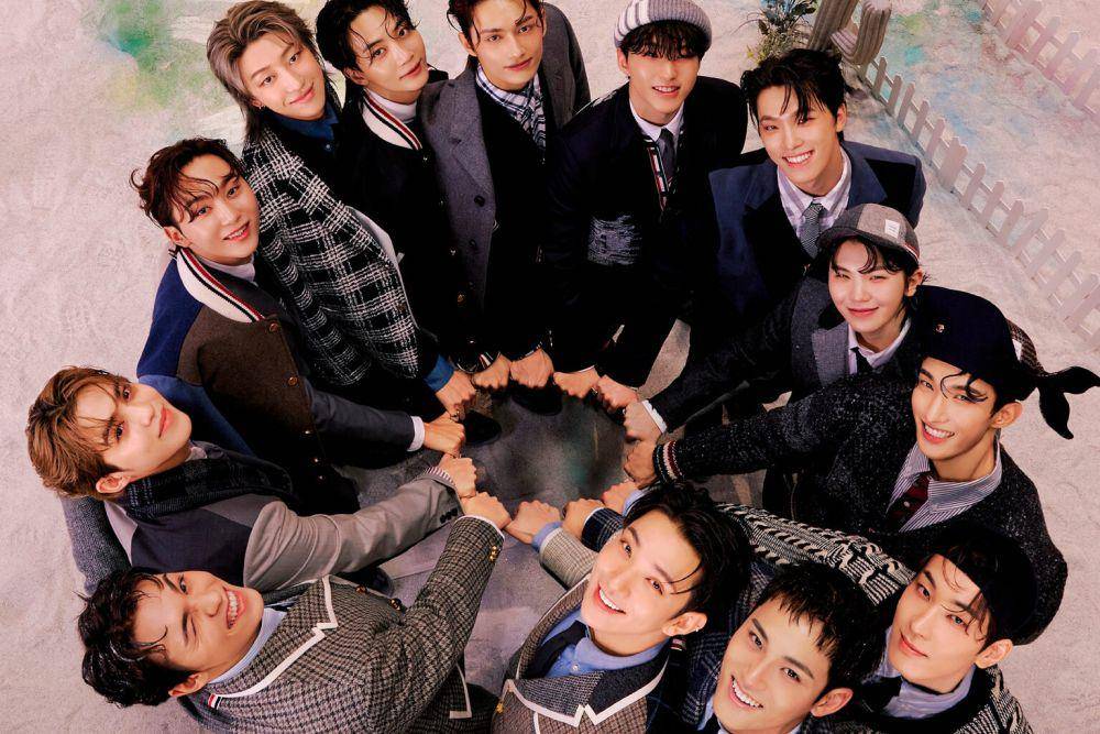 potret SEVENTEEN untuk BEST ALBUM 17 IS RIGHT HERE (twitter.com/pledis_17)