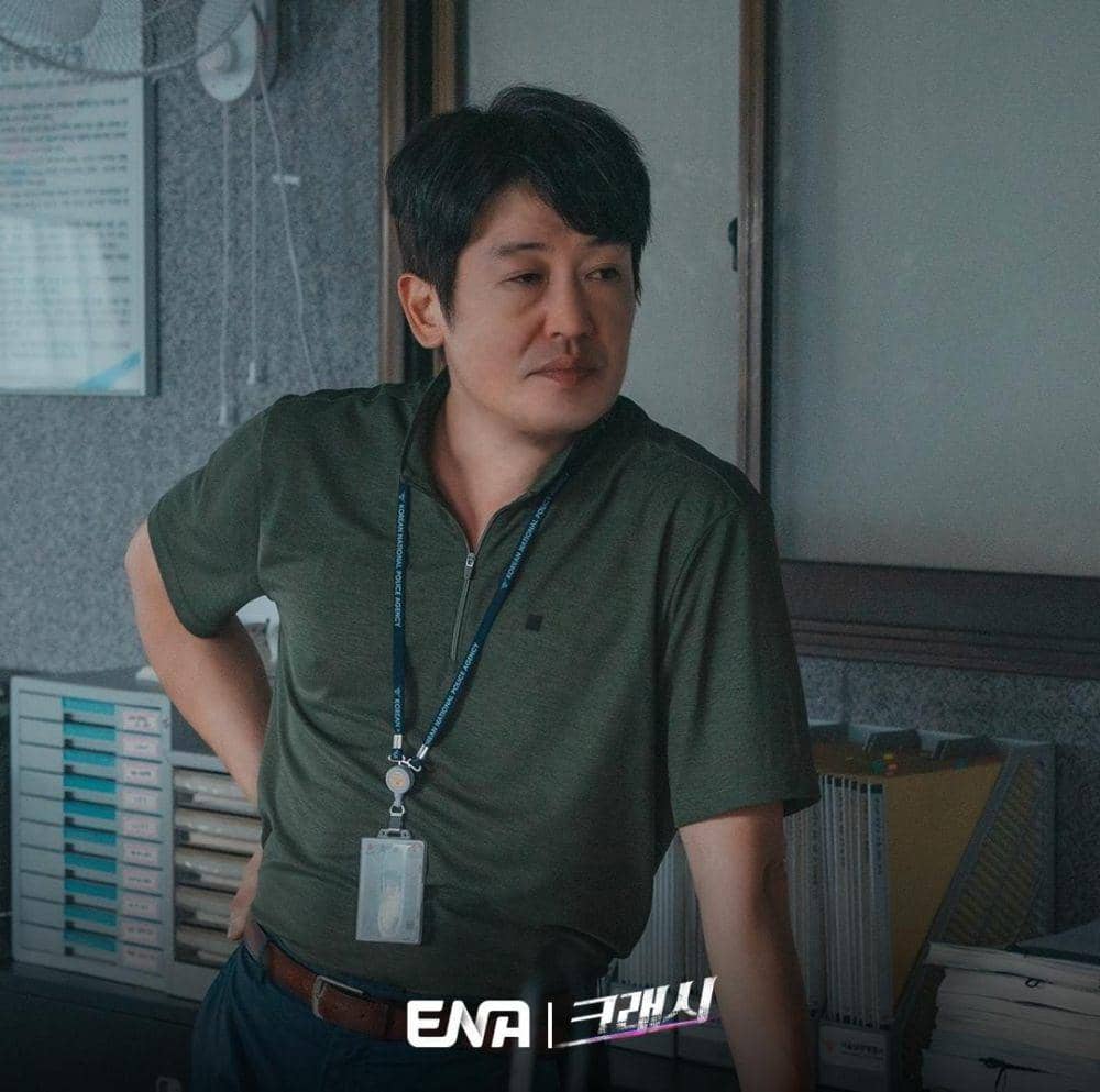 Heo Sung Tae di drama Crash (instagram.com/channel.ena.d)
