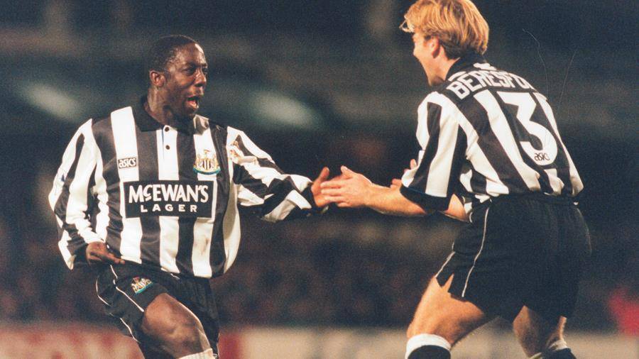 Ruel Fox (kiri) dan John Beresford (kanan) (nufc.co.uk)