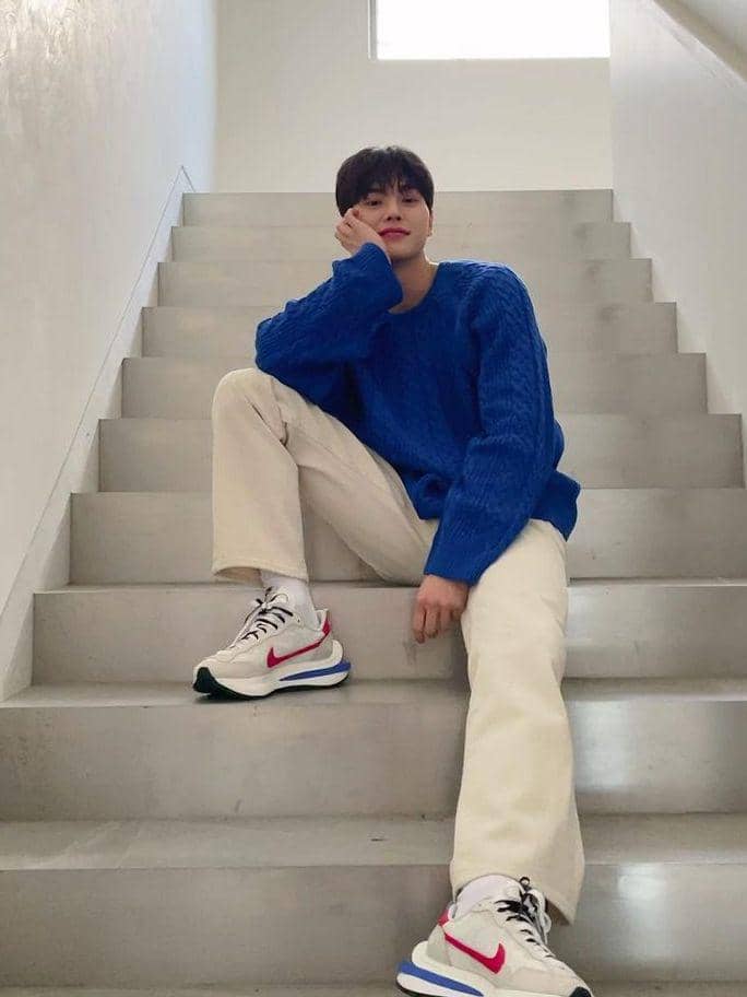 potret Song Kang (instagram.com/songkang_b)