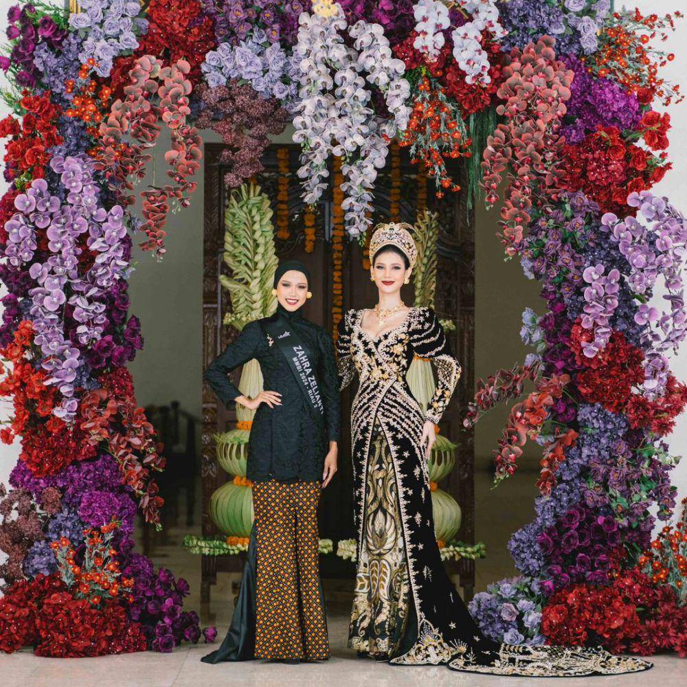 Potret Finalis Miss Mega Bintang Indonesia 2024 di Sashing Ceremony (Instagram.com/yayasanduniamegabintang)