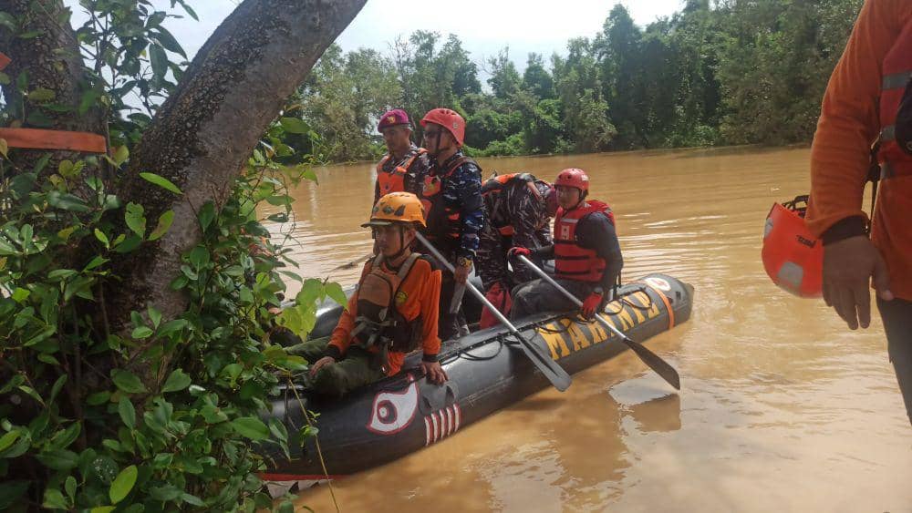 Tim SAR Temukan Jasad Anak Korban Banjir di Luwu Sulsel