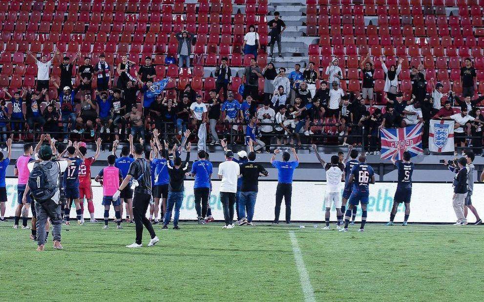 Arema FC usai menjalani laga terakhir di Stadion Kapten I Wayan Dipta Gianyar, Bali. (Dok. Media