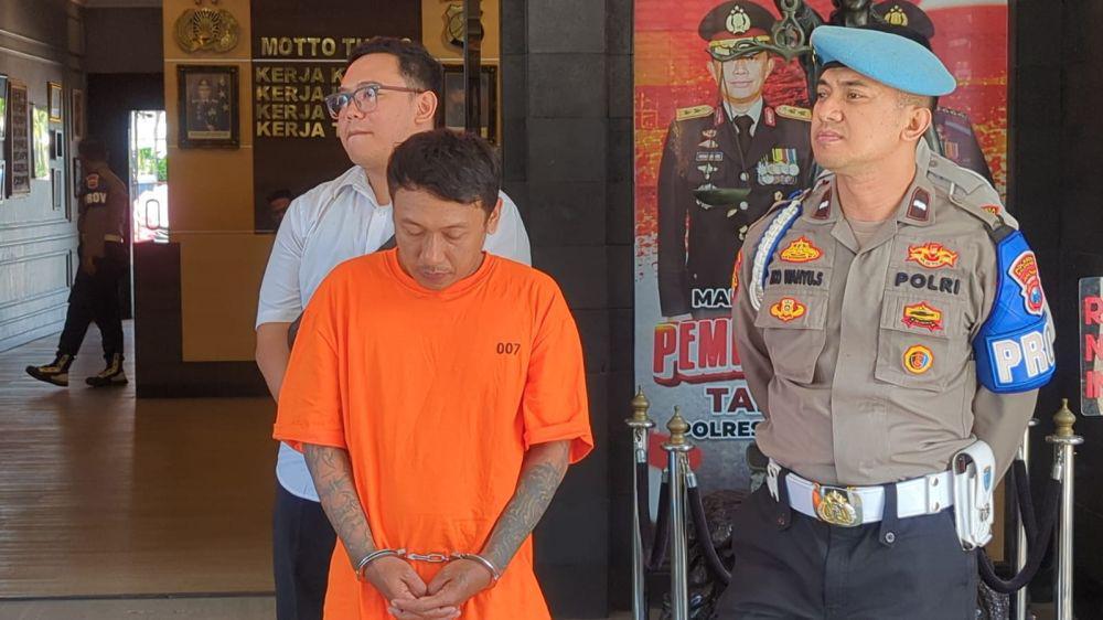 Polisi Hadirkan Pelaku Ekshibisionis yang Resahkan Warga Kota Malang