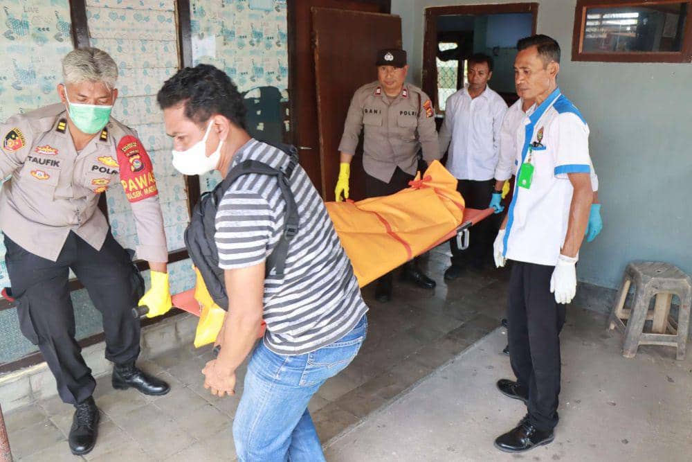 Proses evakuasi jenazah korban. (dok. Istimewa)