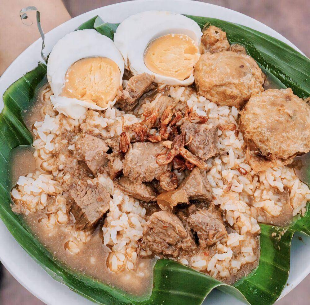 Nasi Gandul Bu Endang (instagram.com/henjiwong)