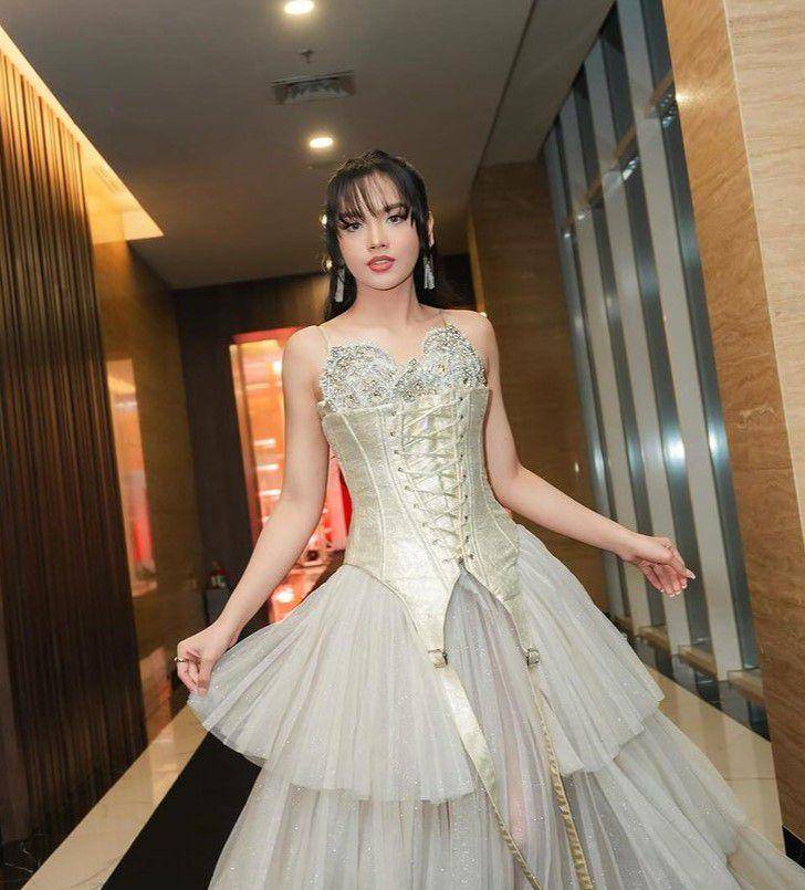 gaya rambut berponi ala Lyodra Ginting (instagram.com/lyodraofficial)