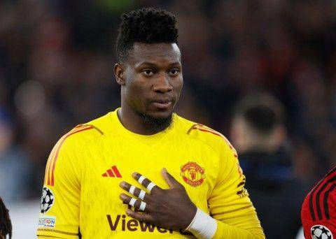 kiper Manchester United, Andre Onana (metro.com)