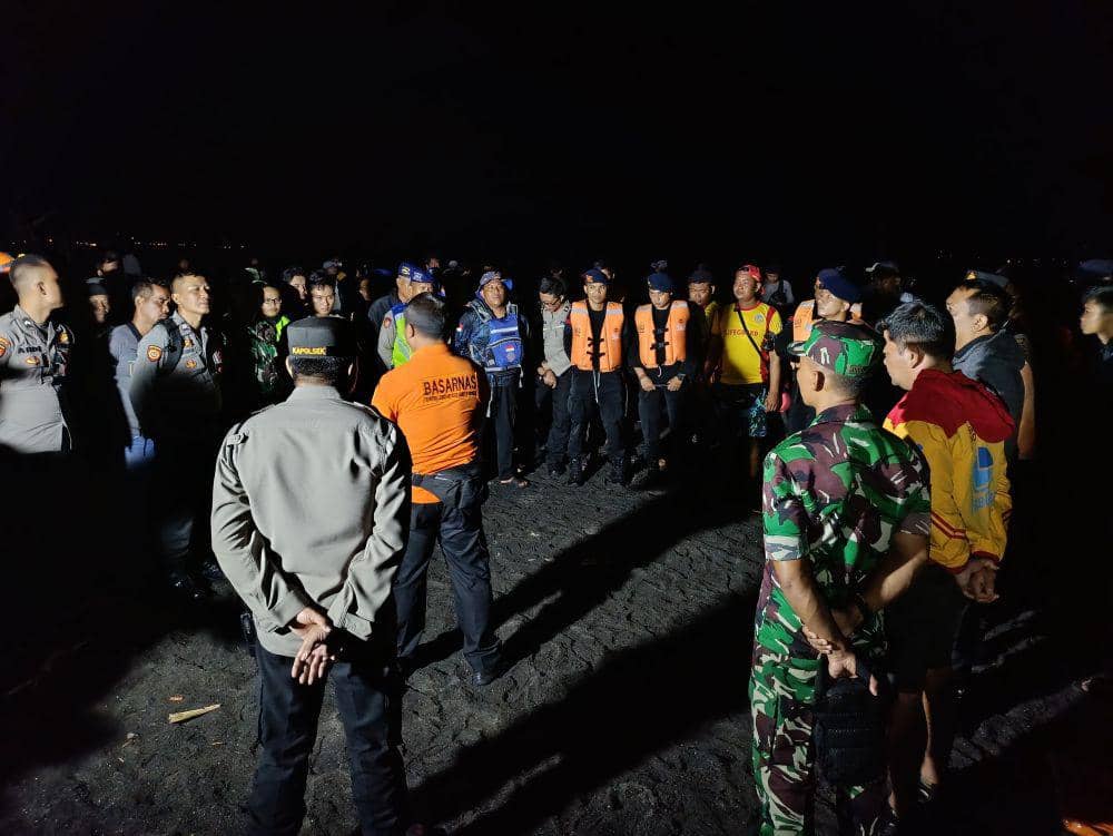 Pencarian korban hilang di Pantai Saba Gianyar. (Dok. IDN Times/istimewa)