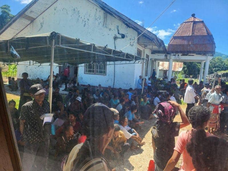 Selama 4 hari pelayanan jemput bola di Kabupaten Timor Tengah Selatan (TTS), Nusa Tenggara Timur (NTT), Tim Dukcapil berhasil menerbitkan 5.305 dokumen kependudukan. (dok. Ditjen Dukcapil)