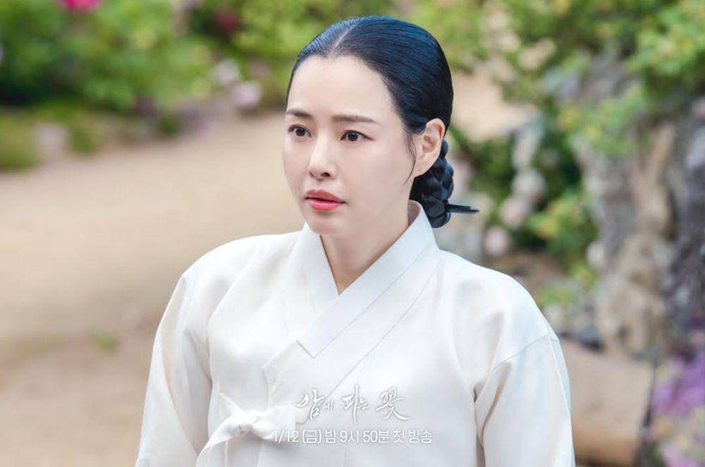 Lee Ha Nee di drama Knight Flower (instagram.com/mbcdrama_now)