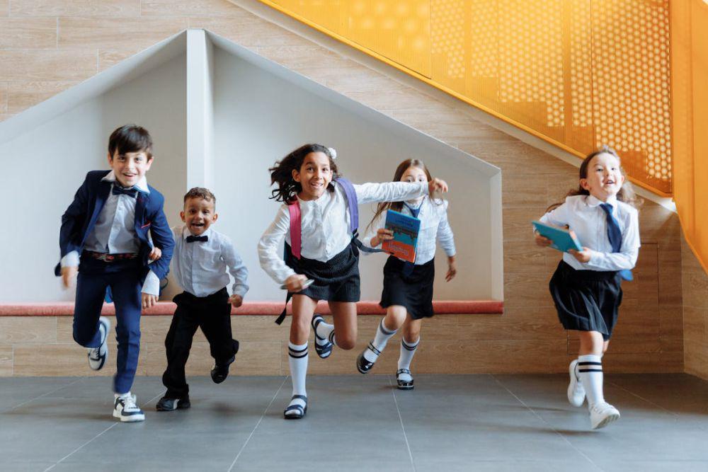 5 Cara Membuat Anak Berani Mulai Sekolah Pertama Kali