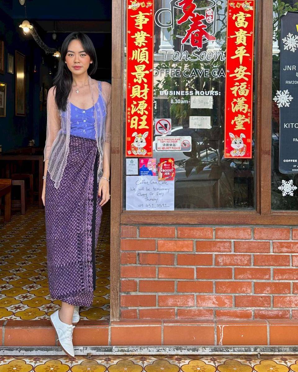model baju batik 2024 (instagram.com/raniaayamin)