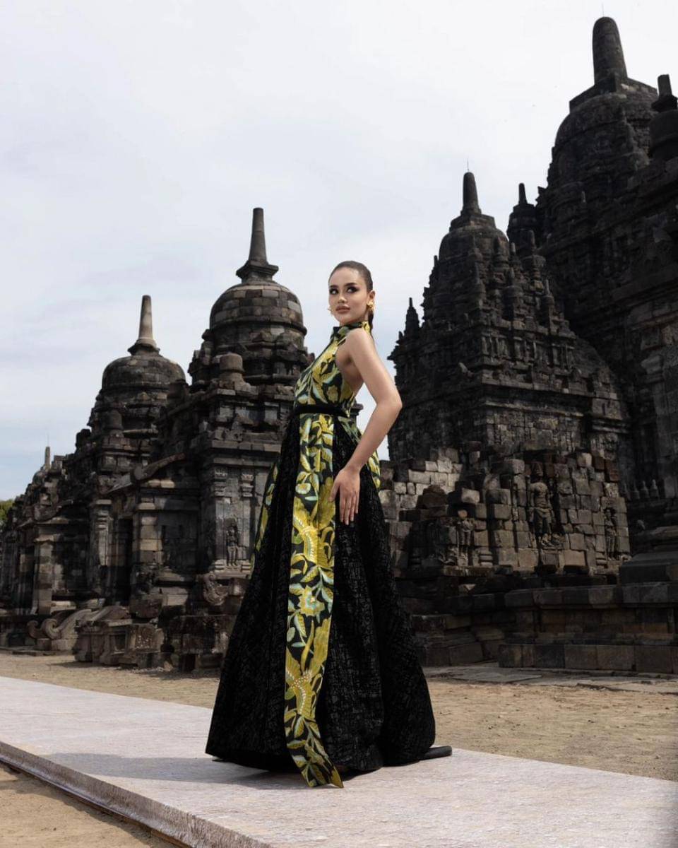 Potret Finalis MMBI 2024 dari Jawa Saat Fashion Show di Candi Sewu (Instagram.com/yayasanduniamegabintang)