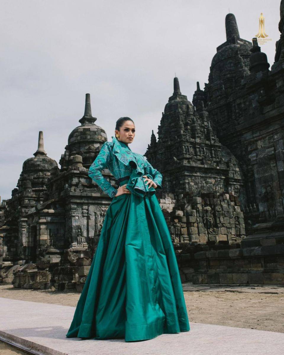 Potret Finalis MMBI 2024 dari Jawa Saat Fashion Show di Candi Sewu (Instagram.com/yayasanduniamegabintang)