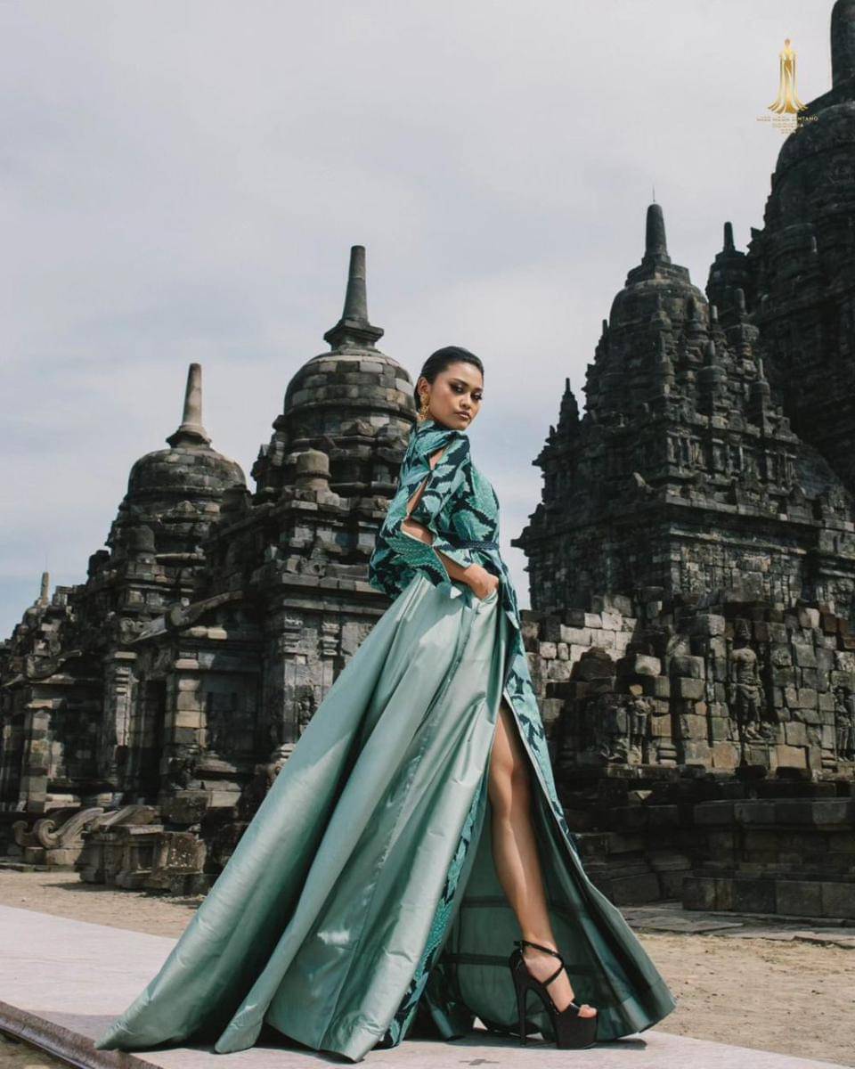 Potret Finalis MMBI 2024 dari Jawa Saat Fashion Show di Candi Sewu (Instagram.com/yayasanduniamegabintang)