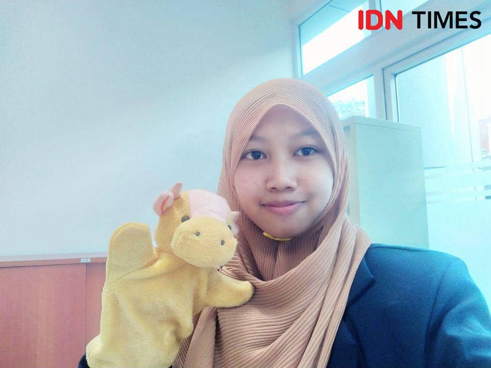 Gagal Dapat KIPK, Sang Ibu Jual Gelang Demi Kuliah Anaknya