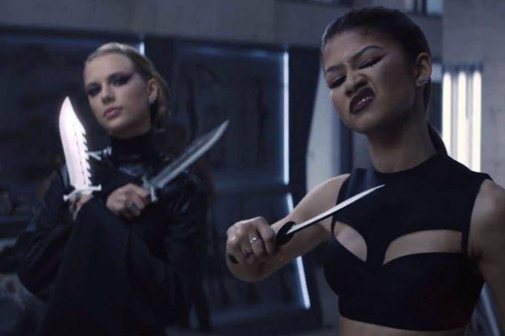 cuplikan adegan Zendaya dan Taylor Swift dalam video klip Bad Blood (youtube.com/Taylor Swift)