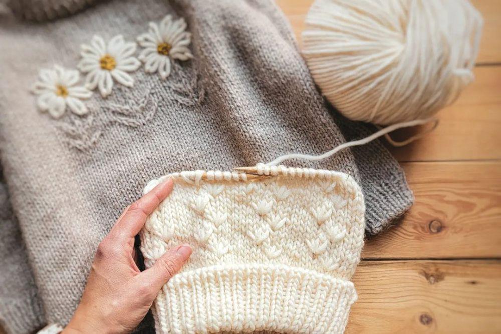 7 Ide Menghias Sweater Rajut Bayi agar Lebih Lucu dan Menarik