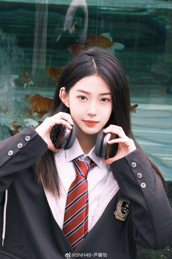 Lu Xinyi (weibo.com)