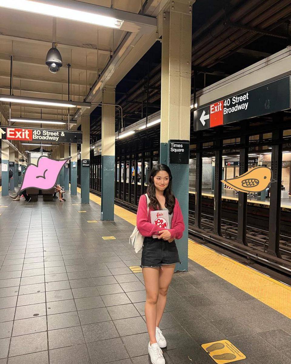 referensi daily outfit ala Kim Hye Yoon (instagram.com/hye_yoon1110)