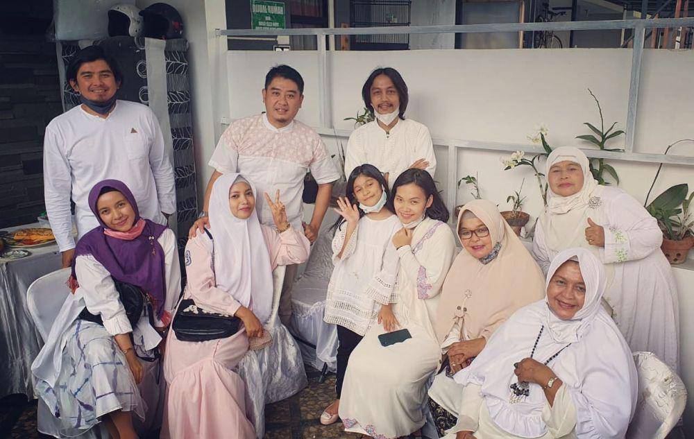 potret kenangan Fiersa Besari dan ibunda (instagram.com/lilisstanlie)