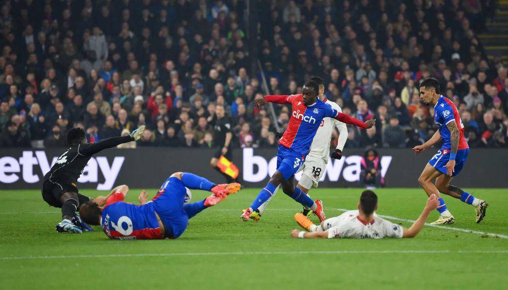 Crystal Palace melawan Manchester City di Premier League 2023/2024. (premierleague.com)