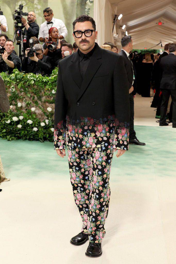 Dan Levy di Met Gala 2024 (instagram.com/metgala_official__)