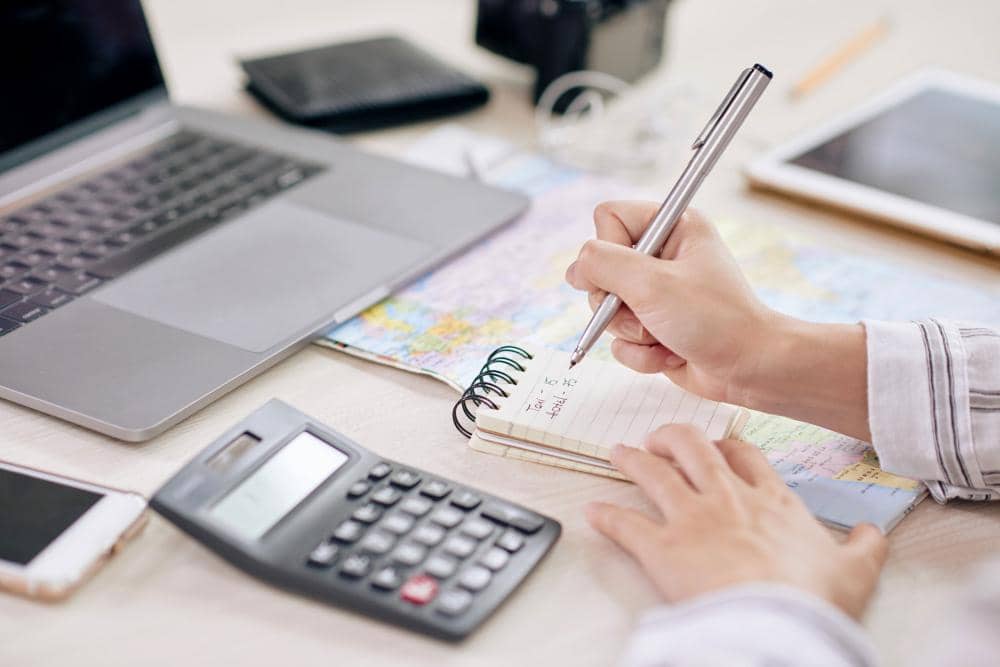 ILUSTRASI FINANCE (FREEPIK)