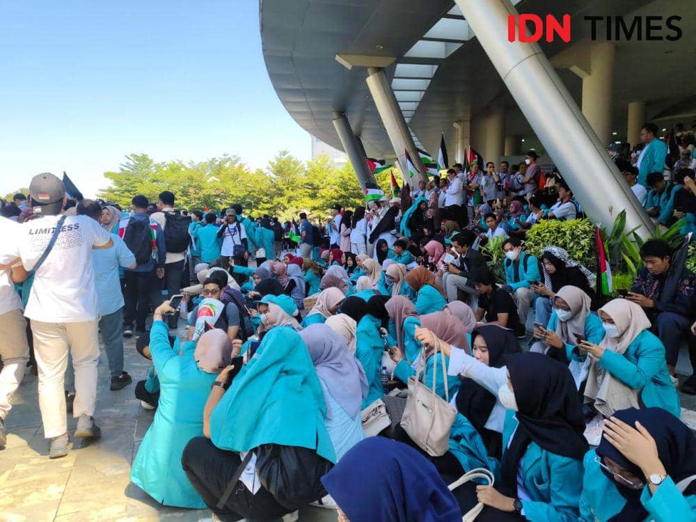Akdi damai Free Palestina di UMS, Solo. (IDNTimes/Larasati Rey)