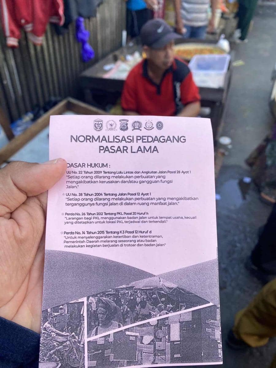Pedagang yang berlapak di Jalan Pasar Lama.
