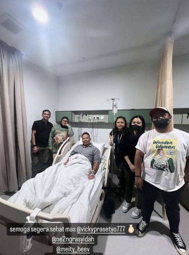 potret Vicky Prasetyo dilarikan ke RS (Instagram.com/amaliarizkiseptianti)